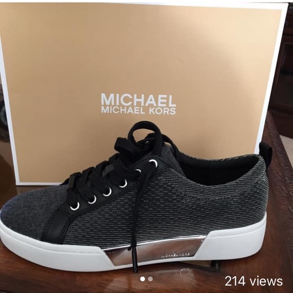Michael Kors Athletic Shoes.  Size 7.5. NEW! - Picture 1 of 4